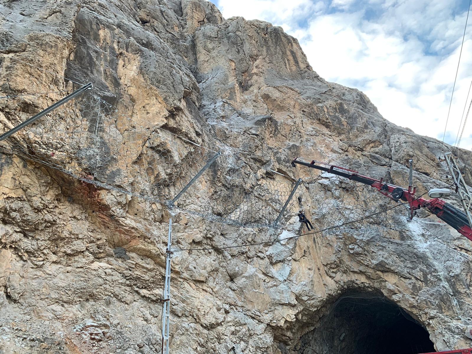 Sivas Şırzı - Kemaliye Tüneli