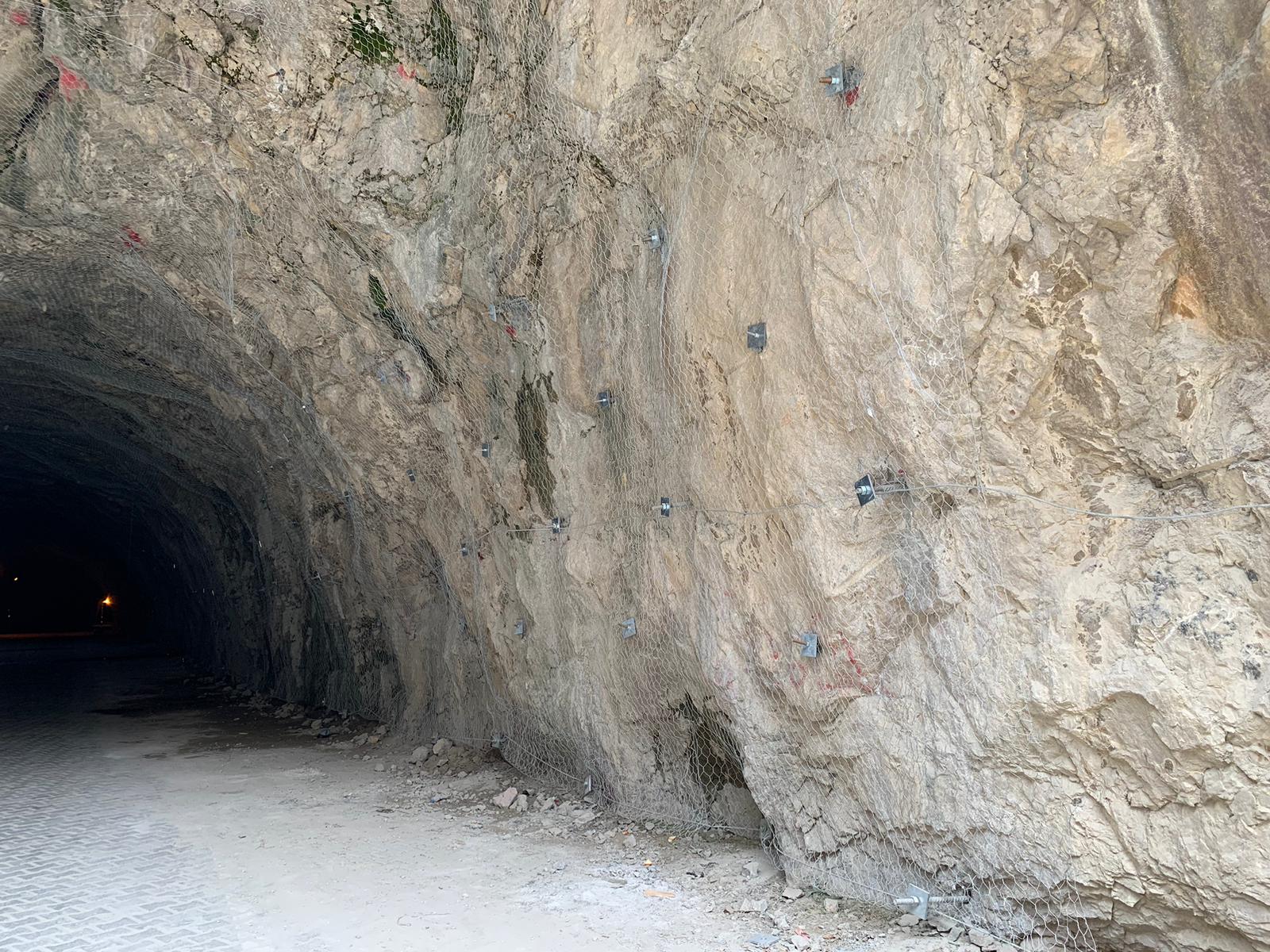 Sivas Şırzı - Kemaliye Tüneli